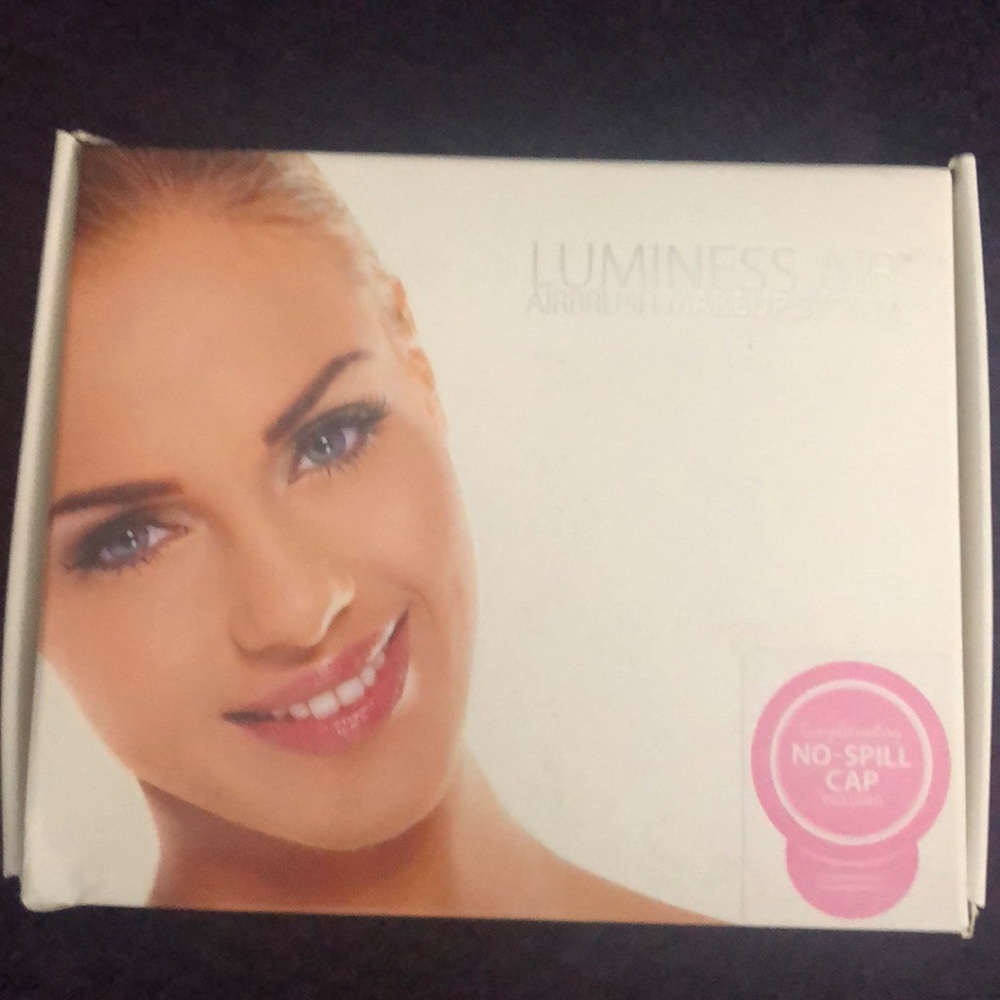 Lumpiness air airbrush makeup system